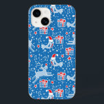 Weihnachtspranke Rentiere und Gesangvogelkäse Case-Mate iPhone Hülle<br><div class="desc">Blaurot-weiße Weihnachtsmustertafel mit niedlichen Vogelgesang und Hirschen,  die über Geschenke im Schnee von Sarah Trett rasieren.</div>