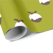 Weihnachtspudding auf grünem Muster Geschenkpapier (Rolleneckpunkt)