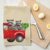 Weihnachtsraccos in einem roten LKW Geschirrtuch (Viertel Falte)