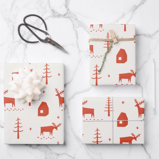Weihnachtsrentiere. Rotes Waldtiermuster Geschenkpapier Set (Vorderseite)