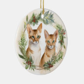 Weihnachtsrezeption: Feierliche Abessinierkatze mi Keramik Ornament (Rechts)