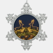 Weihnachtsrinder Schneeflocken Zinn-Ornament (Vorderseite)