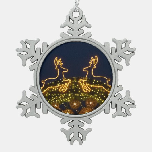 Weihnachtsrinder Schneeflocken Zinn-Ornament (Vorderseite)