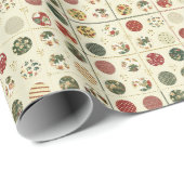 Weihnachtsringe und -punkte auf beigem Hintergrund Geschenkpapier (Rolleneckpunkt)