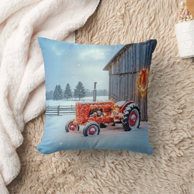 Weihnachtsroter Bauerstraktor im Schnee Kissen (Decke)