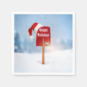 Weihnachtsroter Schneeschieber in tiefem Schnee Serviette