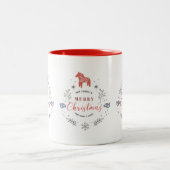 Weihnachtsschmuck, Blattwerk und Tiere Zweifarbige Tasse (Mittel)