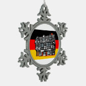 Weihnachtsschmuck im Deutschen Flaggenhaus Schneeflocken Zinn-Ornament (Links)