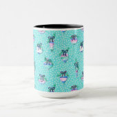 Weihnachtsschmuck und Schnee im Wasser Tasse (Zentrum)