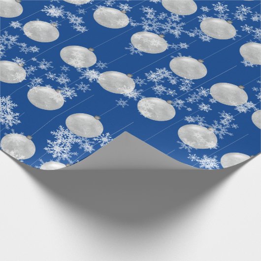 Weihnachtsschmuck und Schneeflocken Geschenkpapier (Ecke)