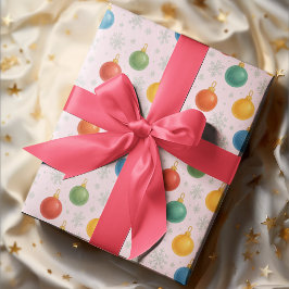 Weihnachtsschmuck und Schneeflocken - Geschenkpapier