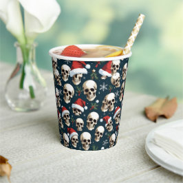 Weihnachtsschnecken in Weihnachtsmannmützen Pappbecher