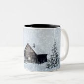 Weihnachtsschnee in der Hütte Zweifarbige Tasse (VorderseiteRechts)