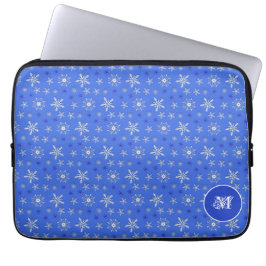 Weihnachtsschneeflocke-Blaumuster. Monogramm Laptopschutzhülle