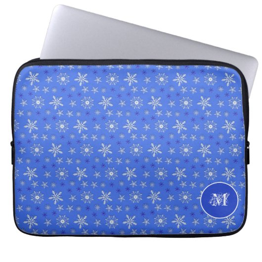 Weihnachtsschneeflocke-Blaumuster. Monogramm Laptopschutzhülle (Vorderseite)