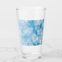 Weihnachtsschneeflocken auf blauem Hintergrund