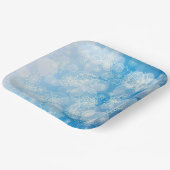 Weihnachtsschneeflocken auf blauem Hintergrund Pappteller (Gewinkelt)