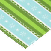 Weihnachtsschneeflocken Blau & Grüne Streifen Must Tischdecke (Schrägansicht)