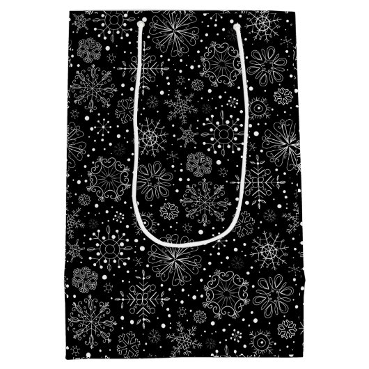 Weihnachtsschneeflocken Muster Schwarz-Weiß Mittlere Geschenktüte (Rückseite)