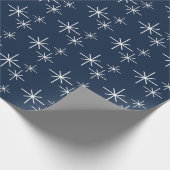 Weihnachtsschneeflocken Muster Winter Navy Blau Geschenkpapier (Ecke)