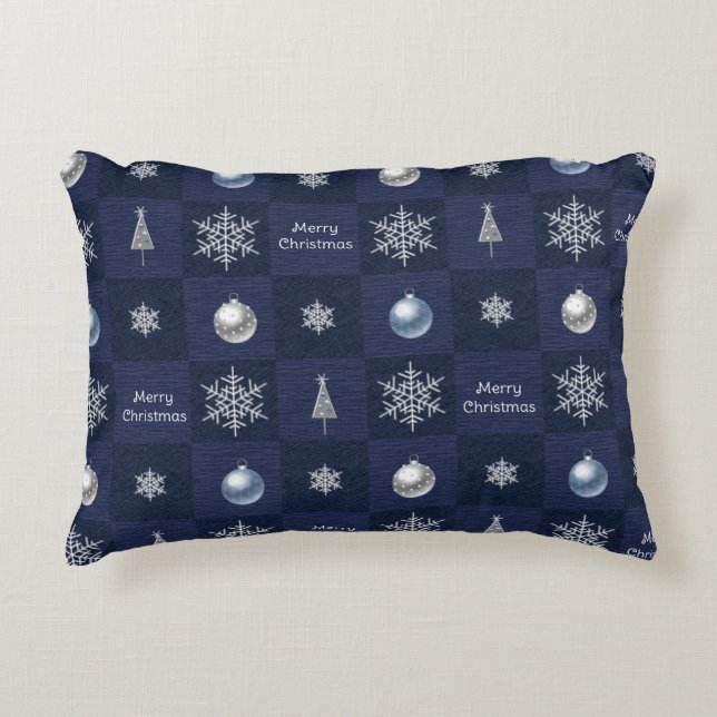 Weihnachtsschneeflocken, Ornamente und Bäume Dekokissen (Vorderseite)
