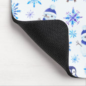 Weihnachtsschneeflocken, Schneemänner und Pinguine Mousepad (Ecke)