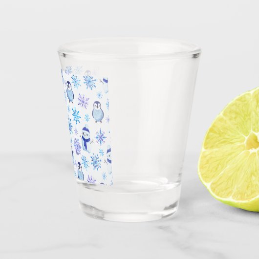 Weihnachtsschneeflocken, Schneemänner und Pinguine Schnapsglas (Rechts)