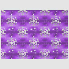 Weihnachtsschneeflocken und Sterne auf Lila Seidenpapier