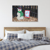 Weihnachtsschneemann auf dem Bauernhof Leinwanddruck (Insitu (Schlafzimmer))