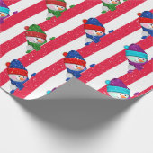 Weihnachtsschneemann auf Streifen und Schneeflocke Geschenkpapier (Ecke)