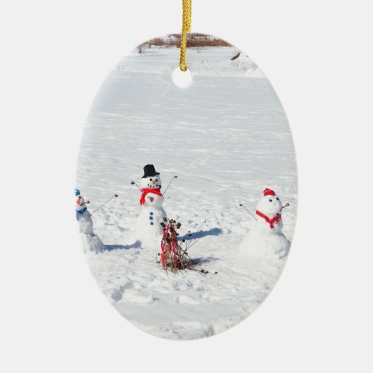 WeihnachtsSchneemänner Keramik Ornament (Vorne)