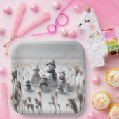 Weihnachtsschneemannsfamilie auf dem Lande Pappteller (Party)