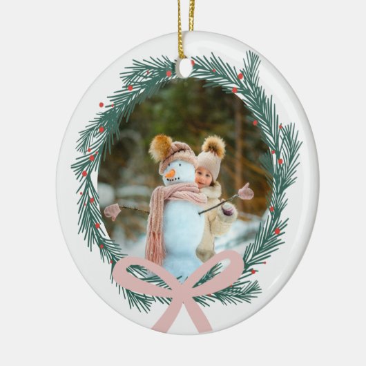Weihnachtsschrei mit rosafarbenem Ribbon-Foto Keramik Ornament (Links)