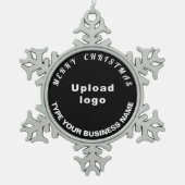 Weihnachtsschwarz Schneeflocken Zinn-Ornament (Vorderseite)
