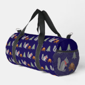 Weihnachtsseichhörnchen Roastnüsse auf Log Fire Duffle Bag (Rechte Ecke)