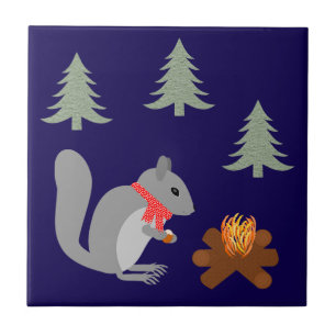 Weihnachtsseichhörnchen Roastnüsse auf Log Fire Fliese