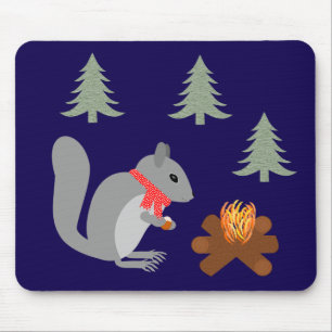 Weihnachtsseichhörnchen Roastnüsse auf Log Fire Mousepad