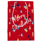 Weihnachtsskifahrer auf roten Schneeflocken Mittlere Geschenktüte (Vorderseite)