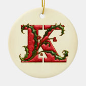 Weihnachtsstechpalmen-Monogramm K Keramik Ornament (Vorne)