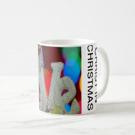 Weihnachtsszenario mit Liebe der Krippe Kaffeetasse