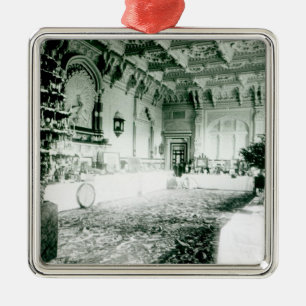 Weihnachtstabellen im Durbar Raum Ornament Aus Metall