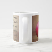 Weihnachtsthema mit Weihnachtsball Jumbo-Tasse (Rückseite)