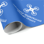 Weihnachtsverpackung von Kid mit Flugdrohne Geschenkpapier (Rolleneckpunkt)
