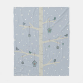 Weihnachtsvögel auf dem Waldbaum im Winter Fleecedecke