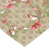 Weihnachtsvögel und Pinienbäume Tischdecke (Schrägansicht)