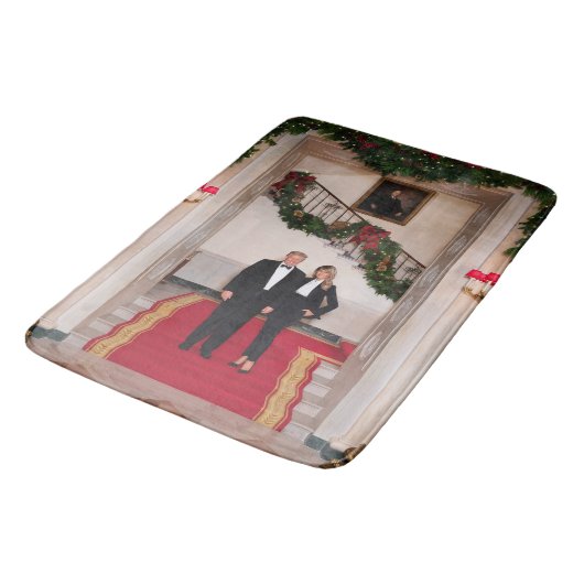 Weihnachtsvorbereitungen von Präsident Donald Trum Badematte (Schrägansicht)