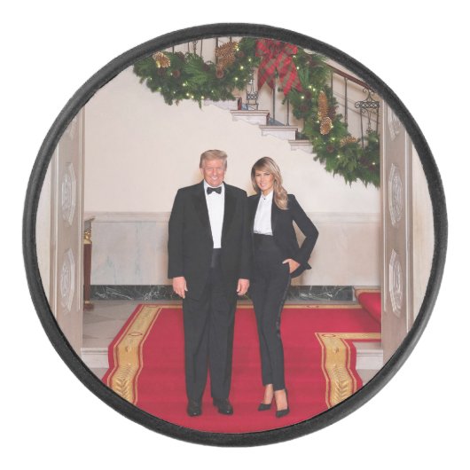 Weihnachtsvorbereitungen von Präsident Donald Trum Eishockey Puck (Vorderseite)