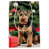 Weihnachtswalisische Terrier am Baum Mittlere Geschenktüte (Vorderseite)