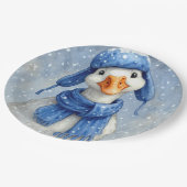 Weihnachtsweiße Wintergans mit blauem Schal Pappteller (Schrägansicht)
