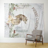 Weihnachtswolf in schneebedeckten Wäldern frohe We Wandteppich (Beispiel (Horizontal))